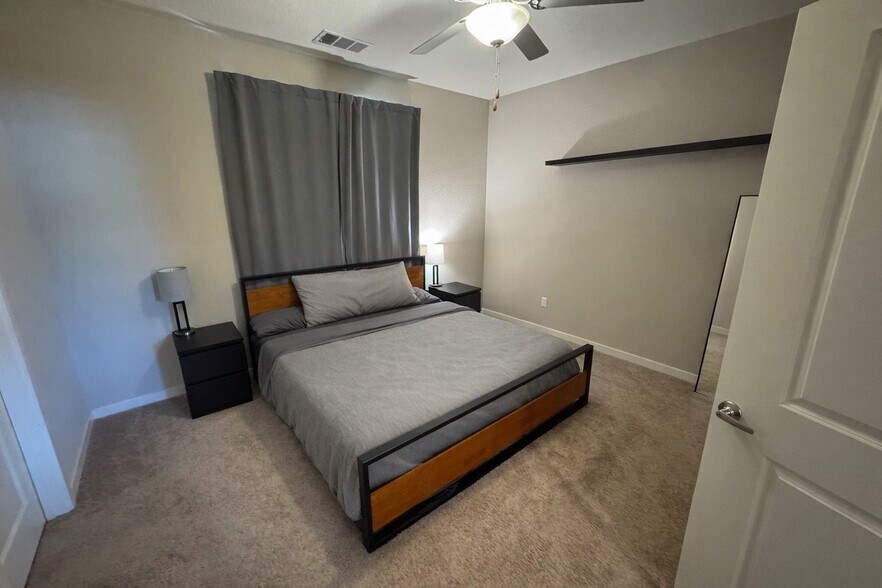 Building Photo - 4097 Southampton St