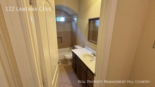 Building Photo - 122 Lantana Cove