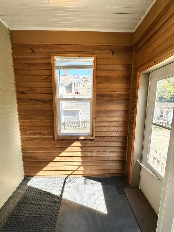 Building Photo - 226 Griffing Ave
