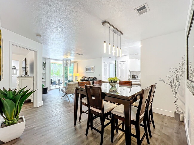 Building Photo - Seurat Street, Orlando, FL 32819 - 4 BR 2 BA condo