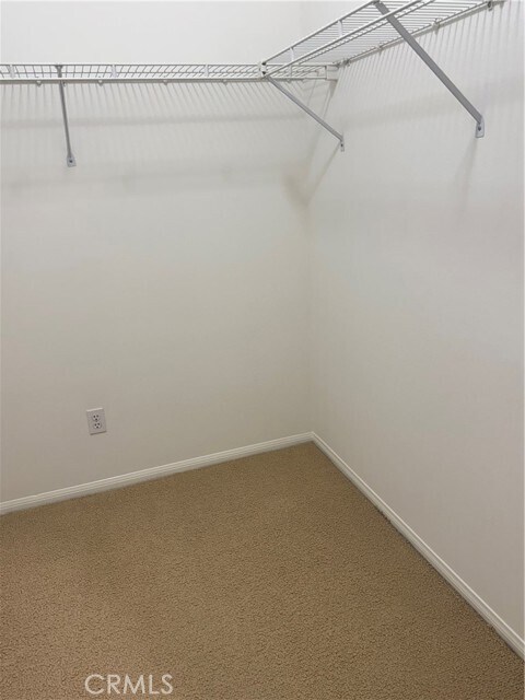 Building Photo - 16252 Fieldcrest Ct