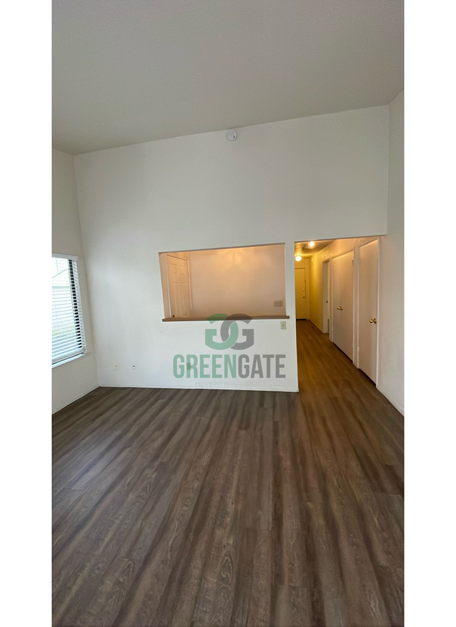 Building Photo - Gate Community 2 Bedroom Condo Availabilit...