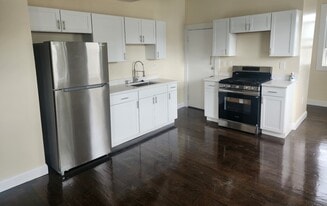 Building Photo - 609 Morton St