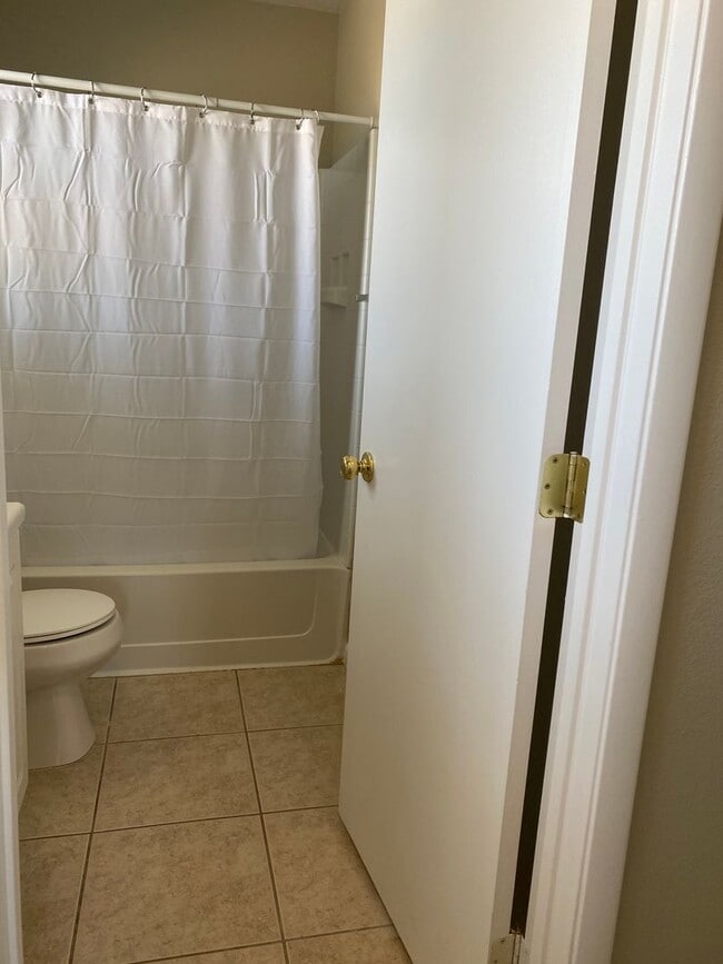 Building Photo - Remarkable totally renovated 2bed 2bath townhome is SW Las Vegas