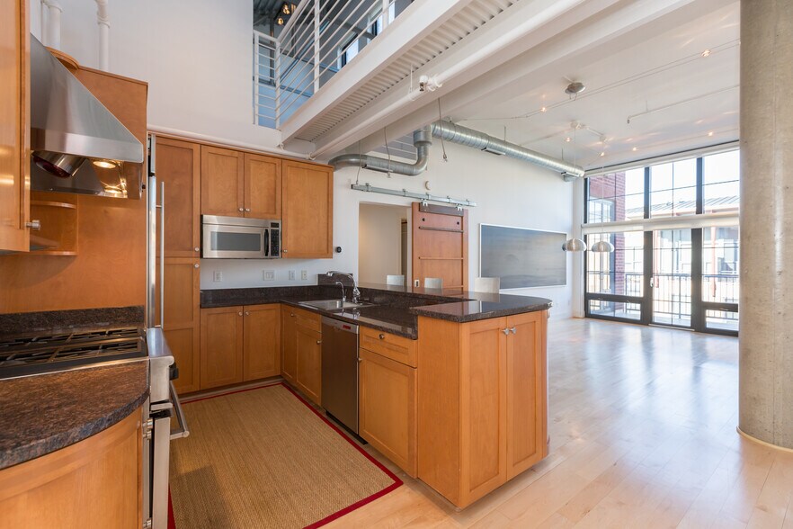 Building Photo - 2328 Champlain St NW