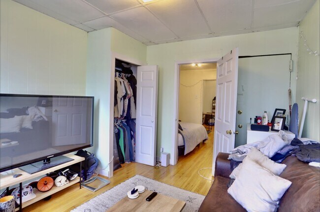 Building Photo - 205 3rd St