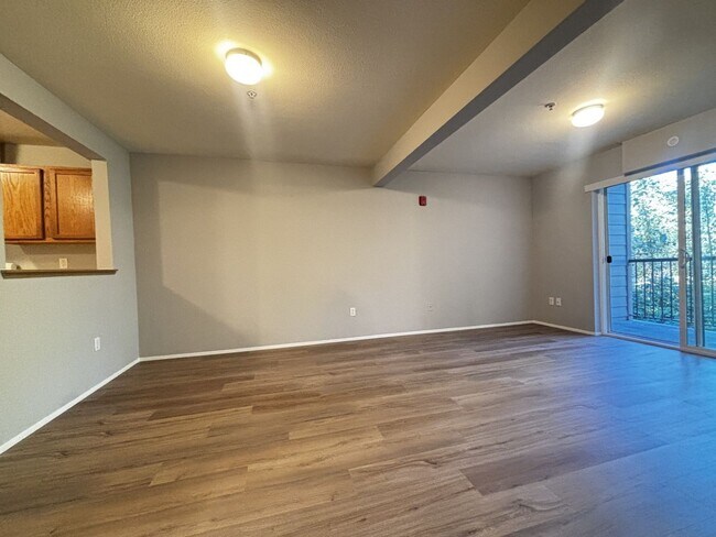 Building Photo - Sign your lease this October at Belleau Wo...