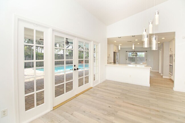 Building Photo - Spacious 4BR Pool Home on Quiet Cul-de-Sac in Wellington
