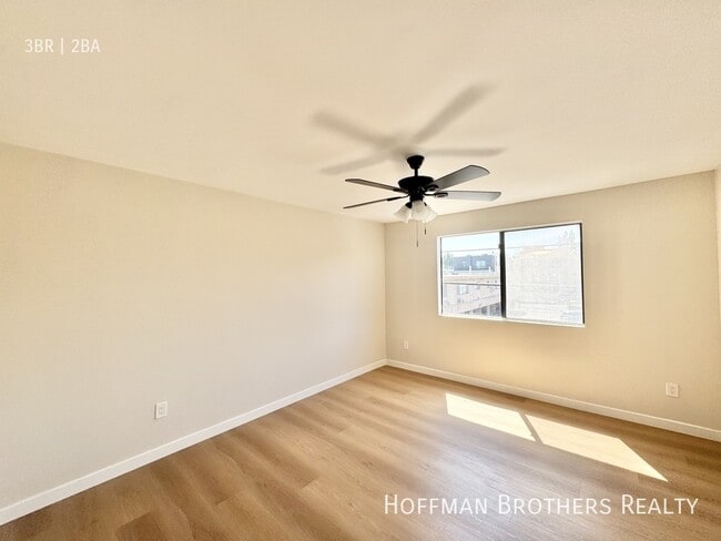 Building Photo - 11941 Weddington St