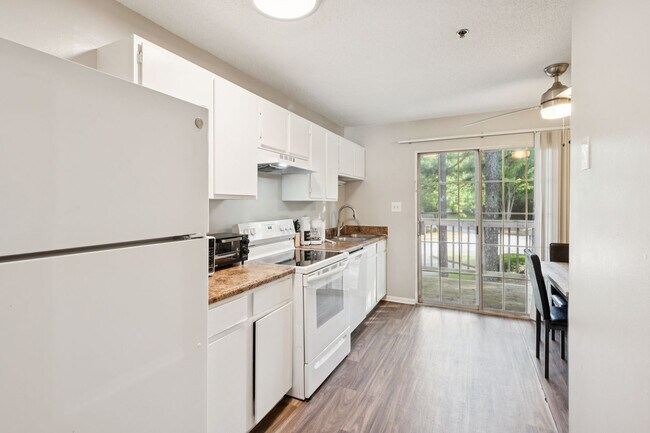 Building Photo - 2035 Kenridge Pkwy