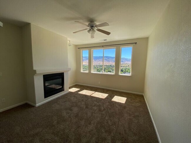 Building Photo - NW Reno 4 Bedroom Home - Mountain Views