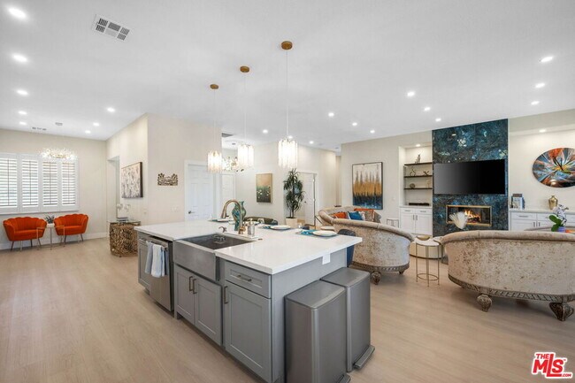 Building Photo - 3260 N Avenida San Gabriel Rd