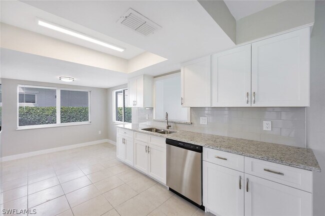 Building Photo - 4862 Regal Dr