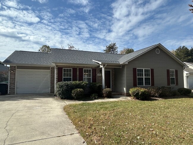 Building Photo - Ready to View! Updated 3/2 Home High Point...