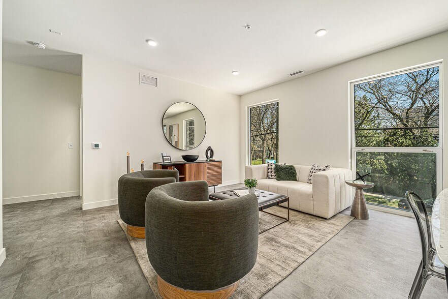 Deluxe Living Space - Lafayette West Apartments