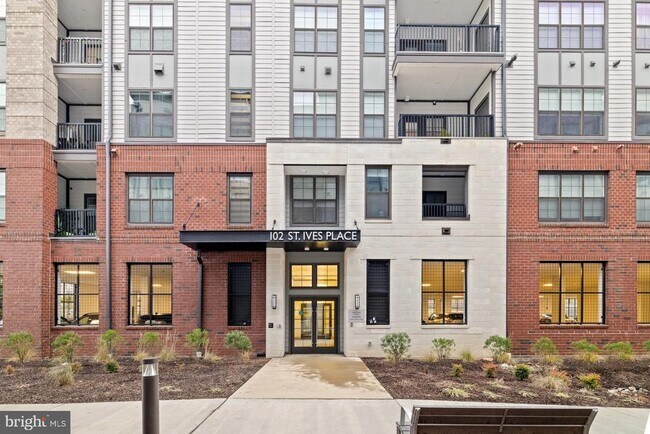 Building Photo - 102 St Ives Pl
