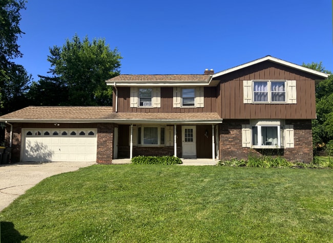 Primary Photo - 2711 Albany Ct