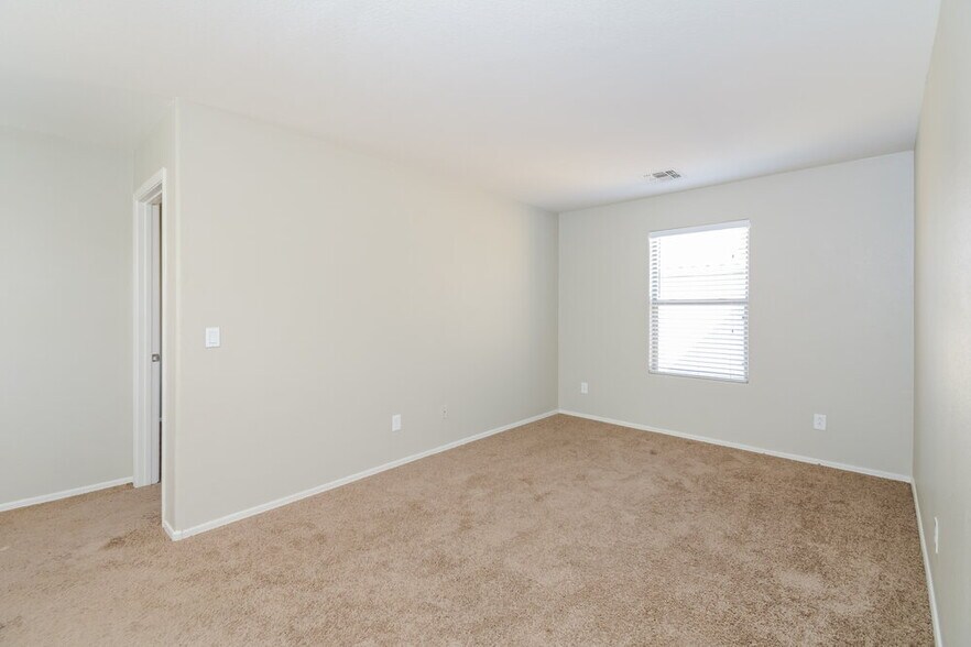 Building Photo - 8550 N 63rd Dr