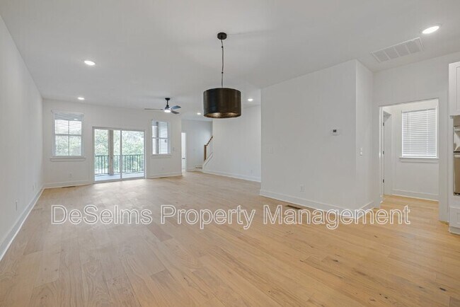 Building Photo - 337 Sophia Rain Dr