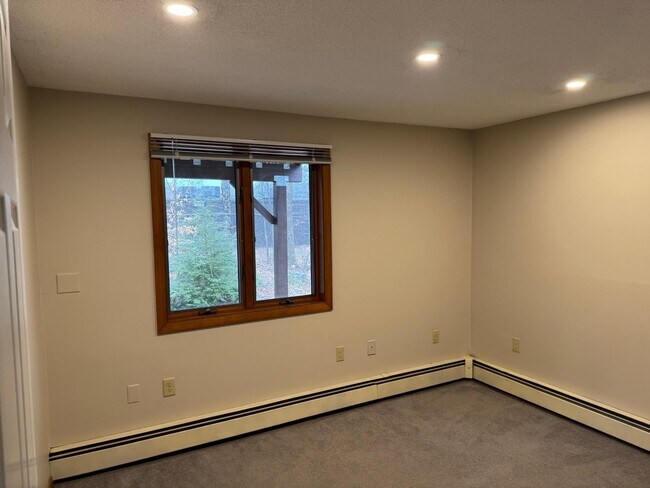 Building Photo - 1187 New Hampshire Rte 175