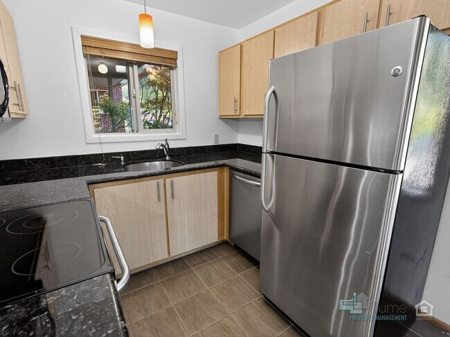 Building Photo - 1 Bedroom Condo Near OHSU + Parking