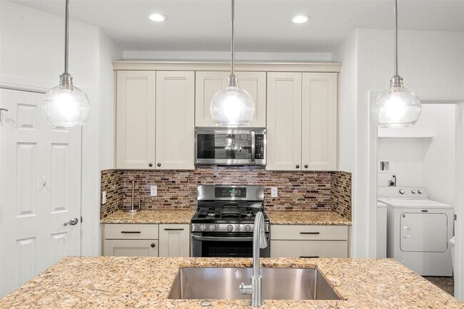 Building Photo - 104 Snowdrift Trail