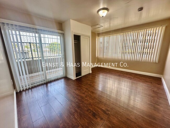 Building Photo - Amazing East Village Apartment Home in Pri...