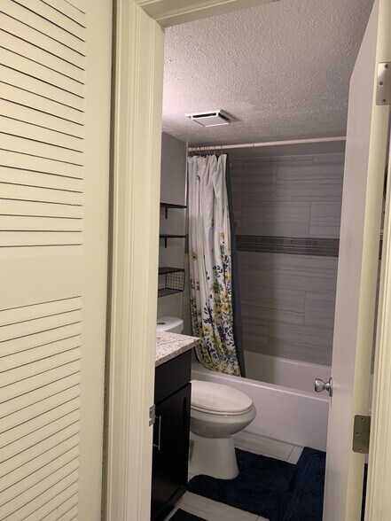 Building Photo - 10211 Ura Ln