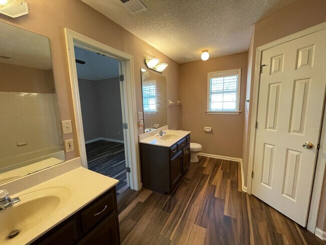 Building Photo - EASTOVER, HARDWOOD FLOORS, DESOTO CENTRAL SCHOOLS!