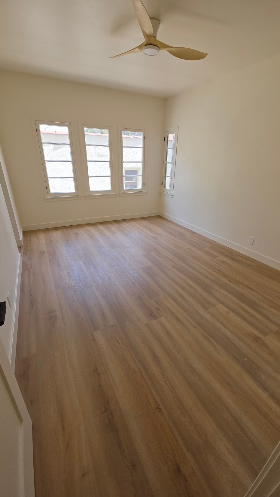Building Photo - 458 S Roxbury Dr