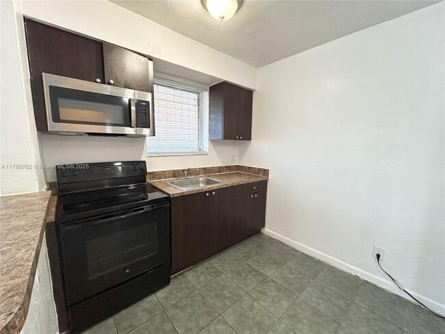 Building Photo - 661 NE 86th St