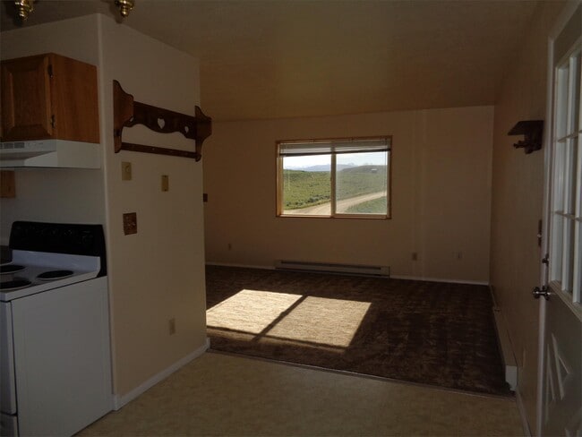 Building Photo - 143 Meadow Lark Ln