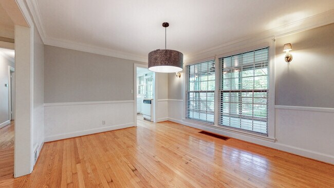 Building Photo - 802 Timber Ln