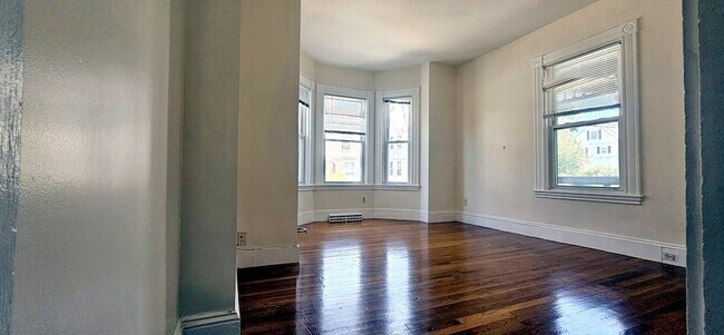 Building Photo - 121 Chestnut St
