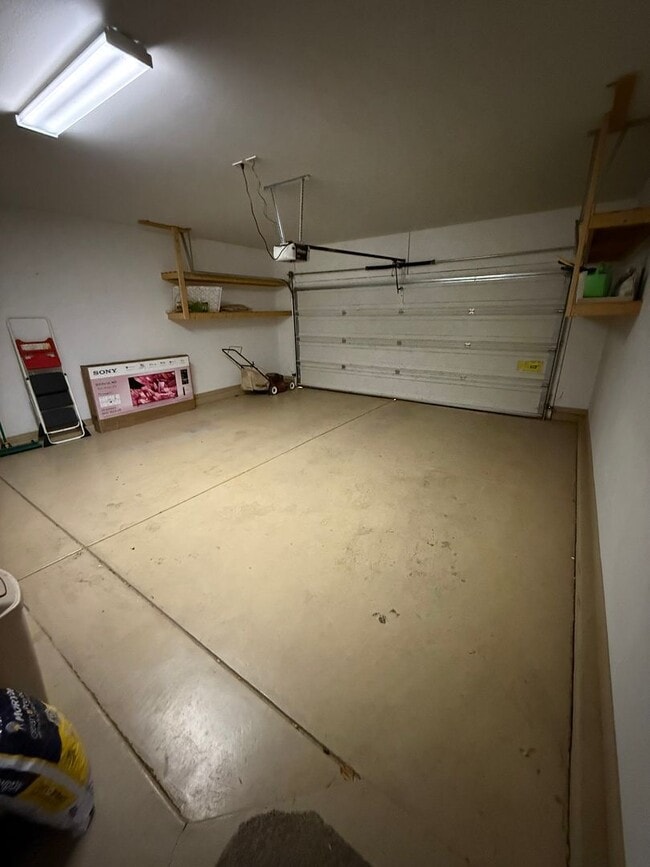 Building Photo - Coral Canyon home -3/2 w/ 2 c garage - Fur...