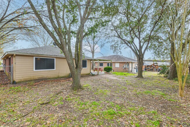 Building Photo - 10926 Waterview Cir