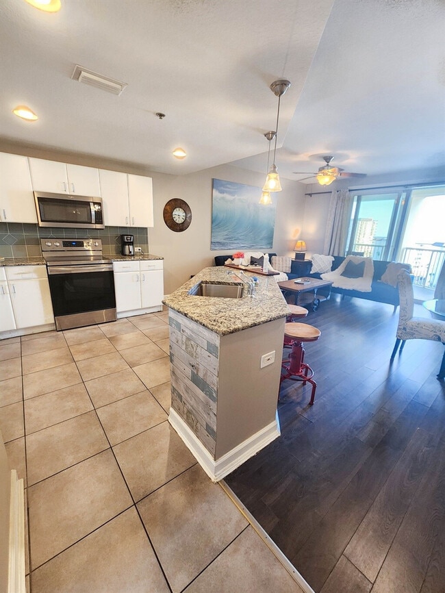 Building Photo - 11832 Front Beach Rd