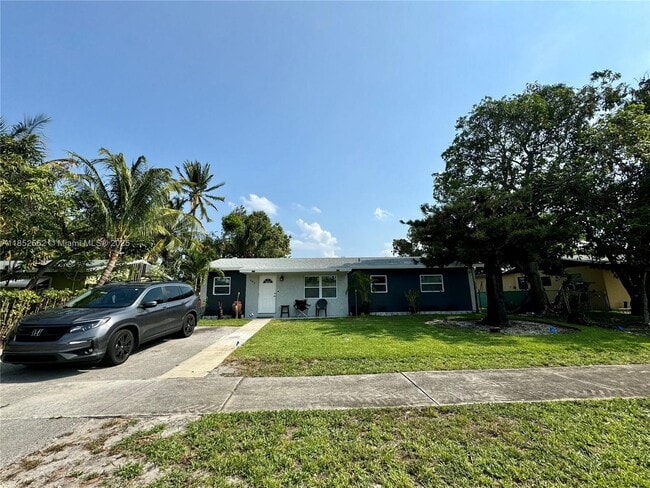 Building Photo - 550 SW 11th Dr