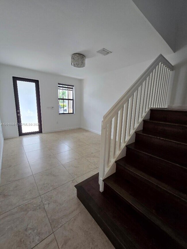 Building Photo - 5810 NW 104th Path