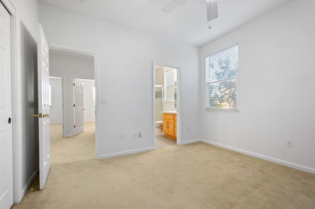 Building Photo - 991 Zephyr Ct