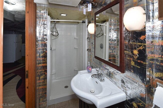 Building Photo - 21775 Hillsdale Ave