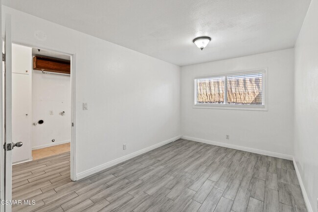 Building Photo - 3345 Porter Ln