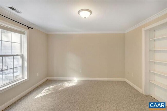 Building Photo - 991 Carodon Dr