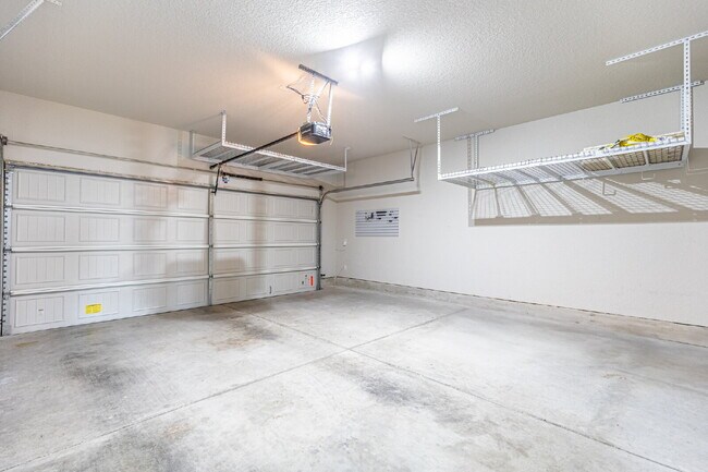 Building Photo - 5930 Ivans Farm