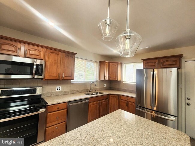 Building Photo - 5419 Sargent Rd