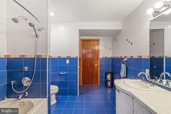 Building Photo - 509 Long Ln