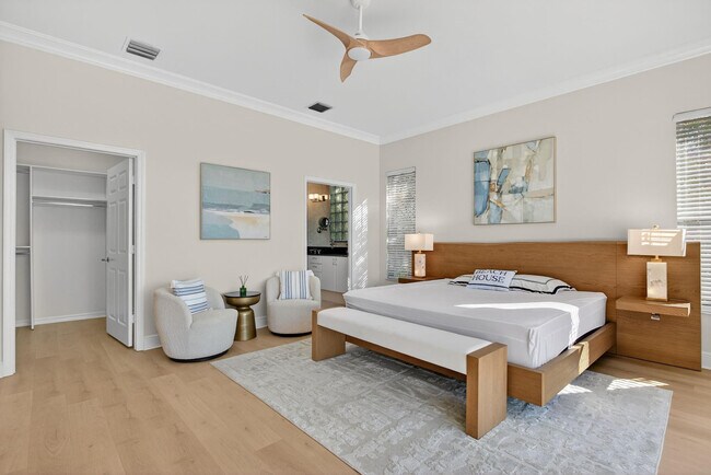 Building Photo - 513 S Riverside Dr