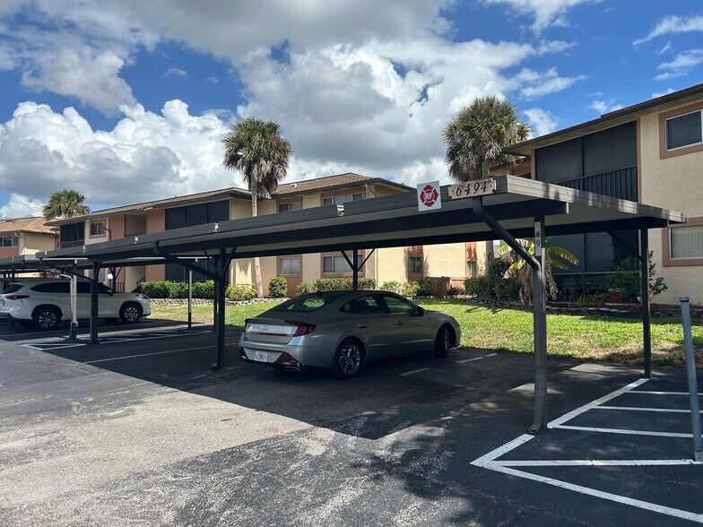 Building Photo - 2/2 Ground Floor Condo off Island Park Rd