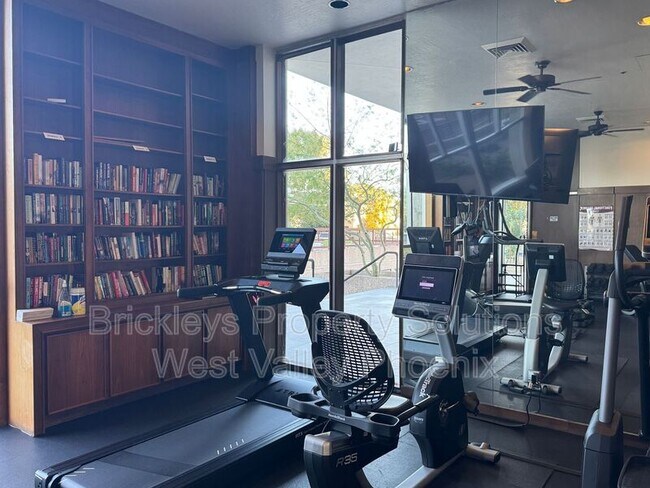 Building Photo - 2323 N Central Ave