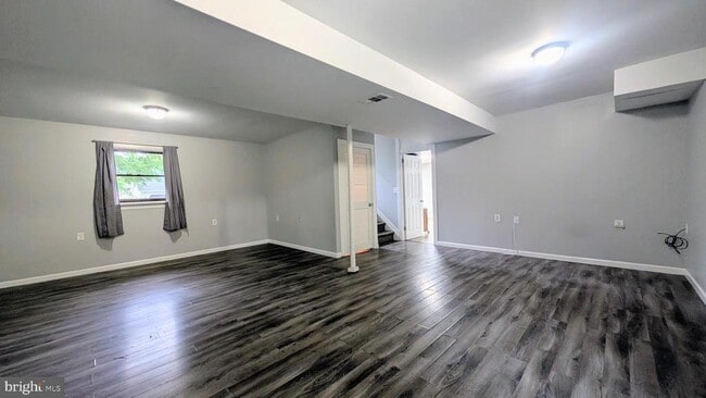 Building Photo - 922 Petinot Pl